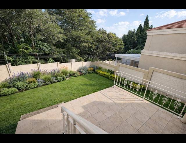 2 BEDROOM DUPLEX FOR SALE IN WATERKLOOF RIDGE